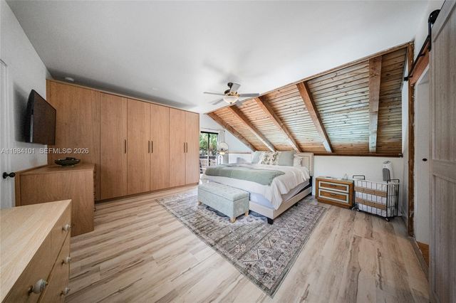 10141 Woodbury Ct, Pembroke Pines, FL 33026