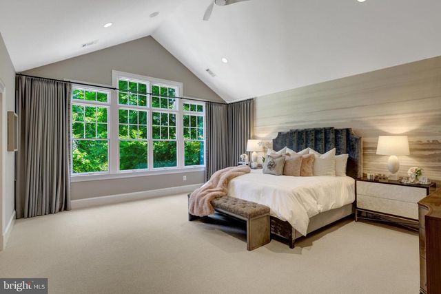 870 ALVERMAR RIDGE DR, Mclean, VA 22102