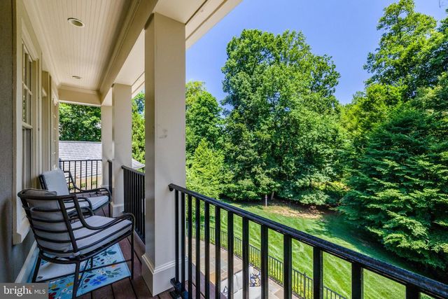 870 ALVERMAR RIDGE DR, Mclean, VA 22102