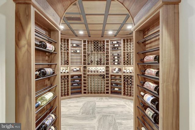 870 ALVERMAR RIDGE DR, Mclean, VA 22102