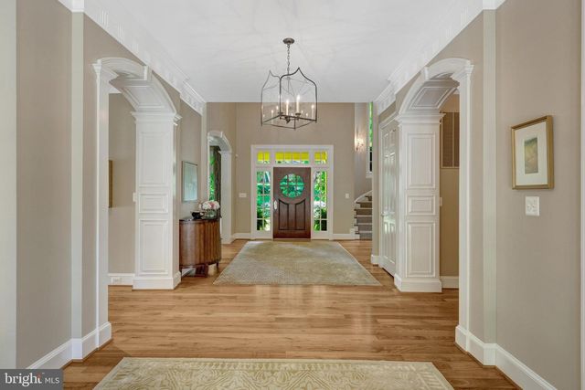 870 ALVERMAR RIDGE DR, Mclean, VA 22102