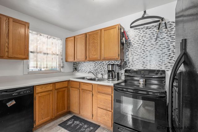 2001 E 22ND ST, Cheyenne, WY 82001