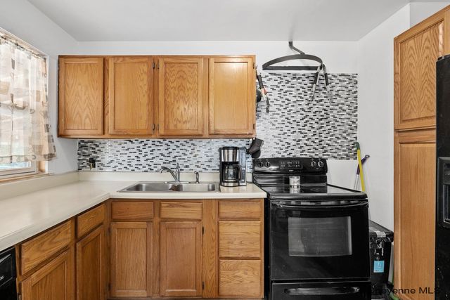 2001 E 22ND ST, Cheyenne, WY 82001