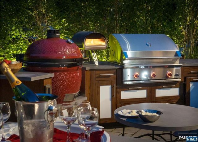 47 Northview Avenue, Montclair, NJ 07043