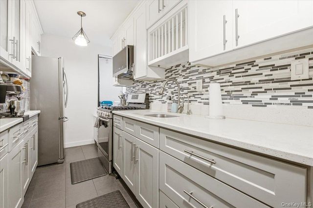 100-11 67th Road 103, Forest Hills, NY 11375