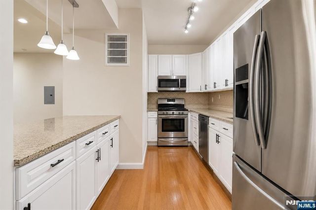 150 61st Street 2L, West New York, NJ 07093