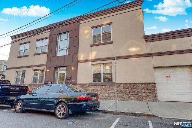 150 61st Street 2L, West New York, NJ 07093