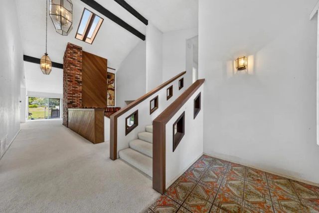 245 Loma Corta Drive, Solana Beach, CA 92075