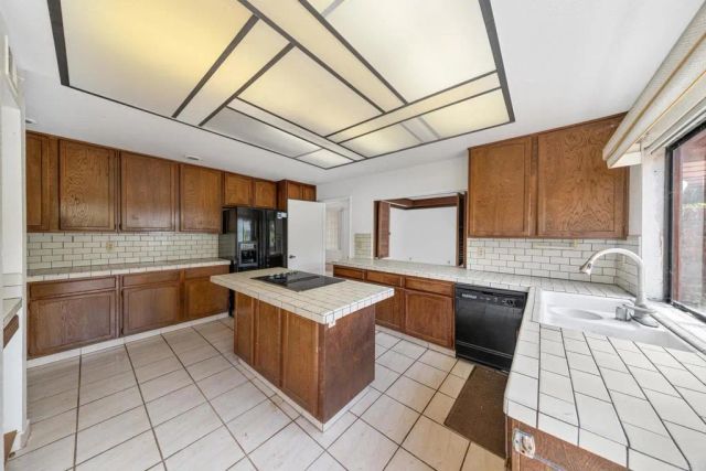 245 Loma Corta Drive, Solana Beach, CA 92075
