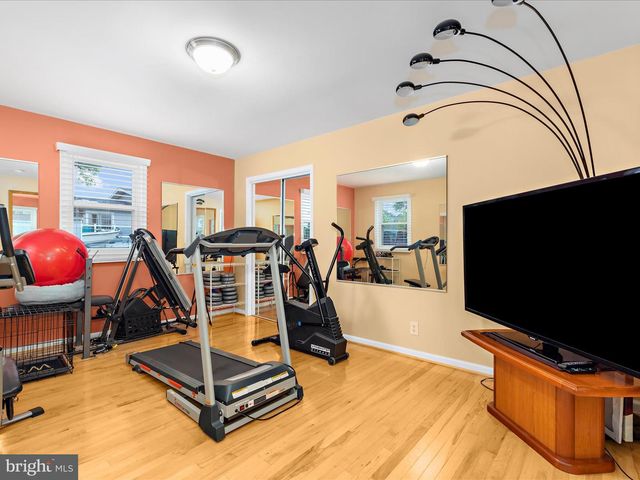 1811 HILLTOP AVE, Baltimore, MD 21221