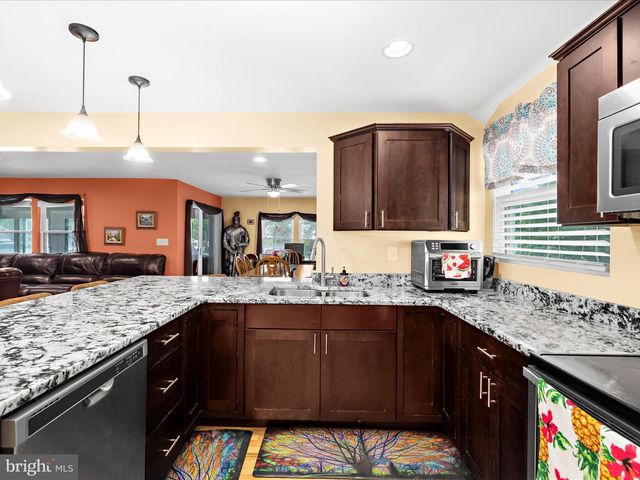 1811 HILLTOP AVE, Baltimore, MD 21221