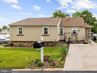1811 HILLTOP AVE, Baltimore, MD 21221