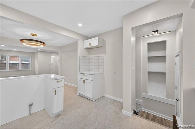 11684 Sussex Street, Detroit, MI 48227