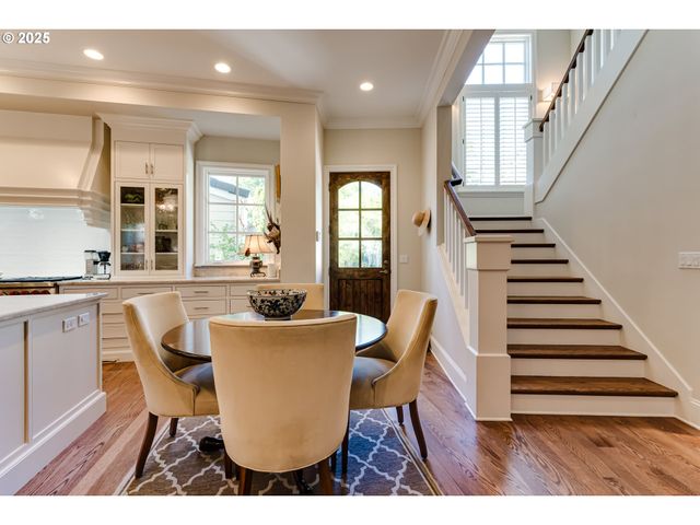 2628 EDGEWATER Dr, Eugene, OR 97401