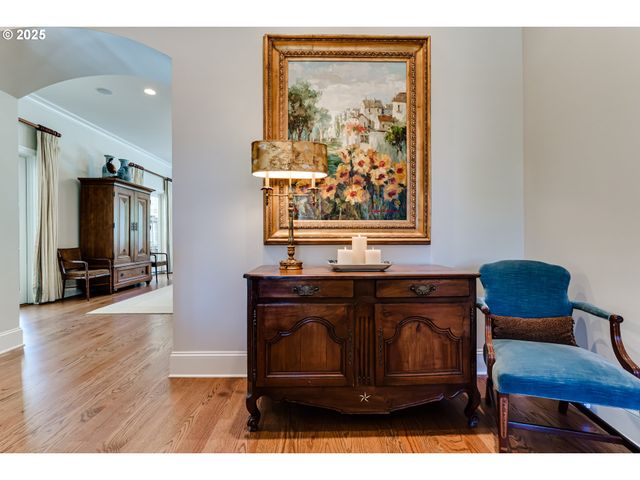 2628 EDGEWATER Dr, Eugene, OR 97401