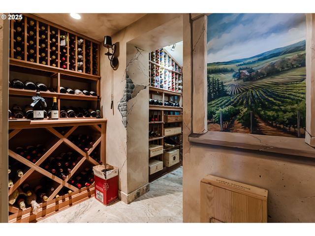 2628 EDGEWATER Dr, Eugene, OR 97401