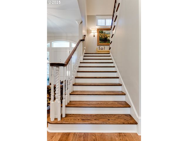 2628 EDGEWATER Dr, Eugene, OR 97401