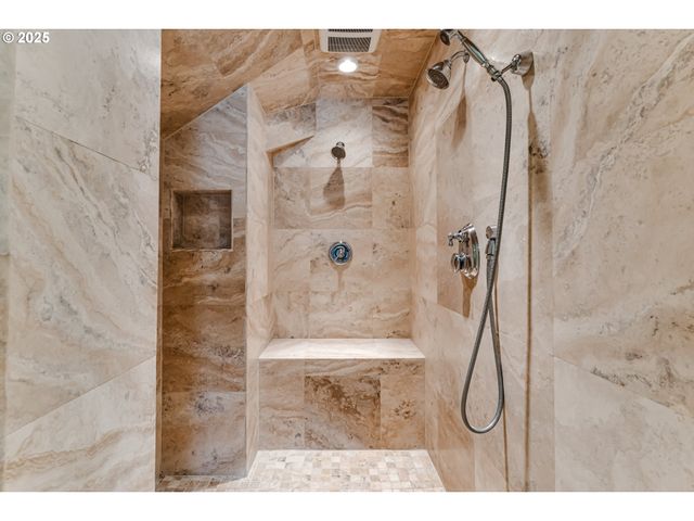 2628 EDGEWATER Dr, Eugene, OR 97401