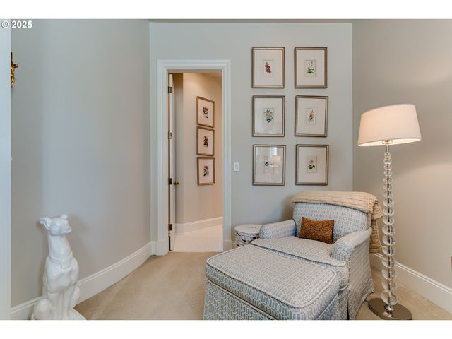 2628 EDGEWATER Dr, Eugene, OR 97401