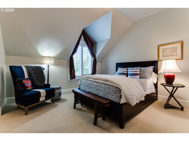 2628 EDGEWATER Dr, Eugene, OR 97401