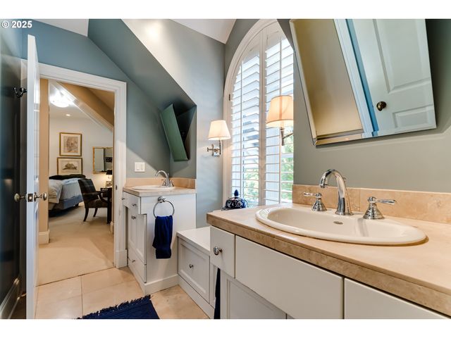 2628 EDGEWATER Dr, Eugene, OR 97401