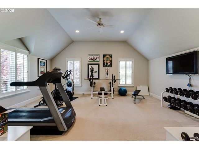 2628 EDGEWATER Dr, Eugene, OR 97401