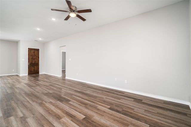 231 Mccormick Street, Columbus, TX 78934