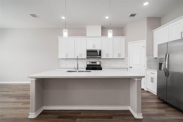 231 Mccormick Street, Columbus, TX 78934