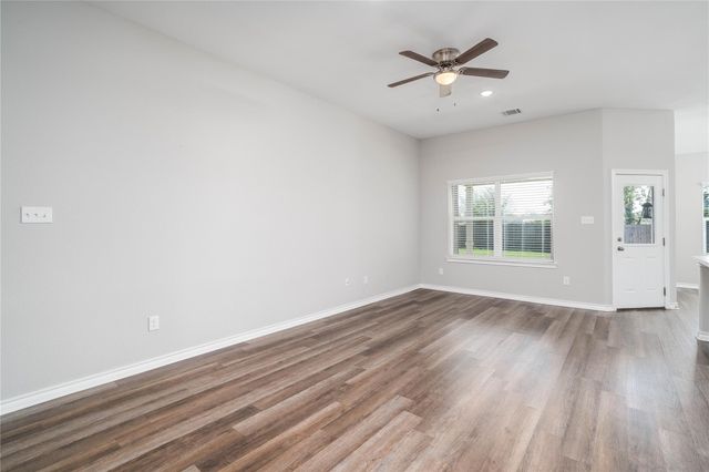 231 Mccormick Street, Columbus, TX 78934