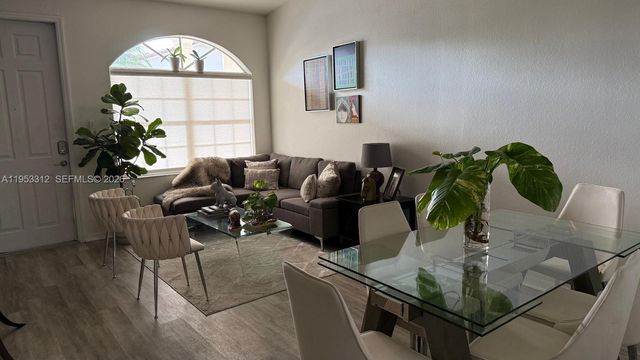 13839 SW 152nd Ter, Miami, FL 33177