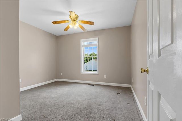 105 McCleskey Drive, Yadkinville, NC 27055