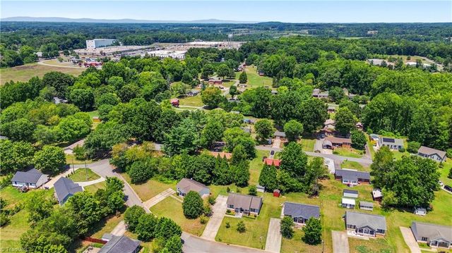 105 McCleskey Drive, Yadkinville, NC 27055