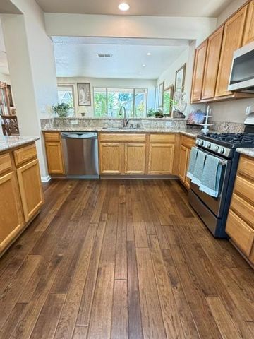 1140 Sun Flare Ct, Lincoln, CA 95648
