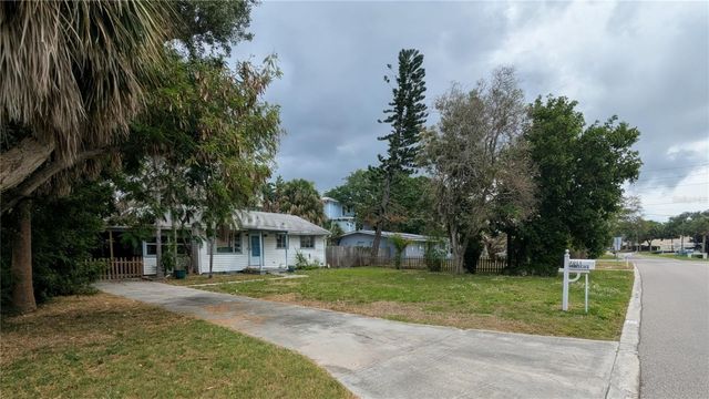 7001 & 7011 HIBISCUS AVENUE S, South Pasadena, FL 33707