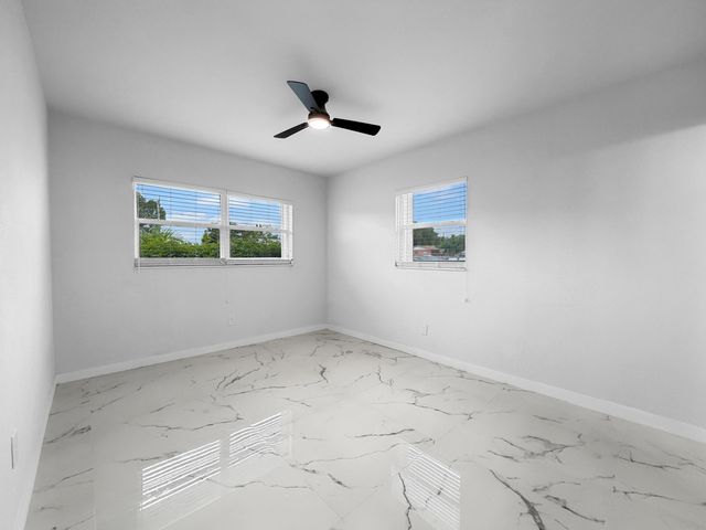 2030 NE 1st Lane, Boynton Beach, FL 33435