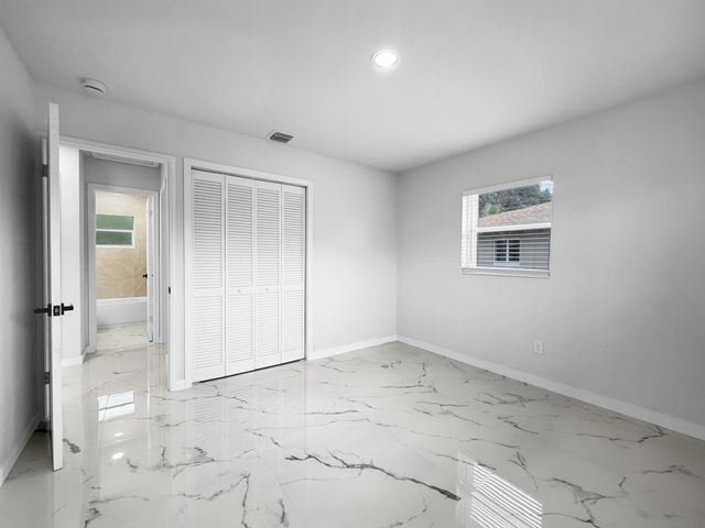2030 NE 1st Lane, Boynton Beach, FL 33435
