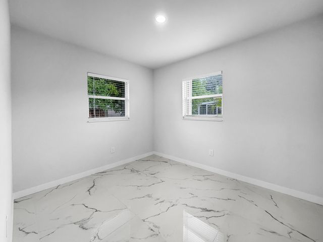 2030 NE 1st Lane, Boynton Beach, FL 33435
