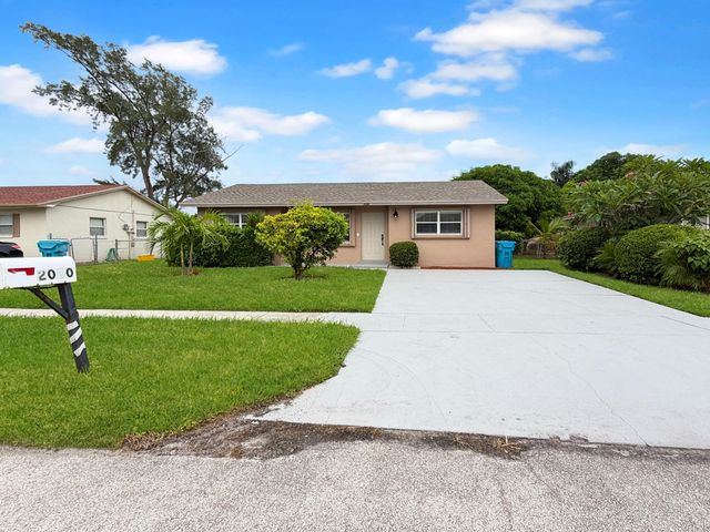 2030 NE 1st Lane, Boynton Beach, FL 33435