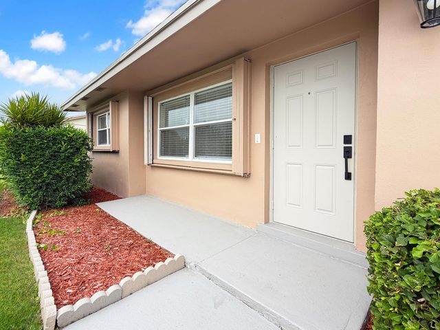 2030 NE 1st Lane, Boynton Beach, FL 33435