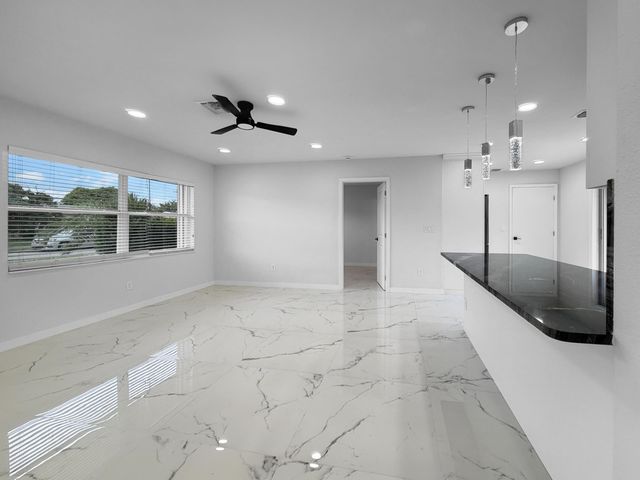 2030 NE 1st Lane, Boynton Beach, FL 33435