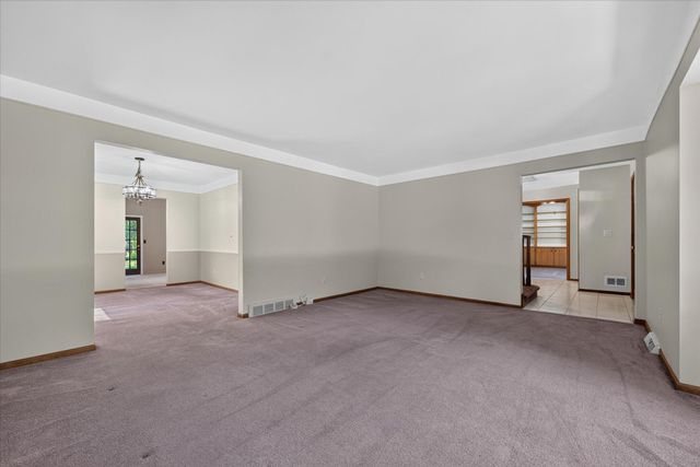 8441 Sarah Lane, Grosse Ile, MI 48138