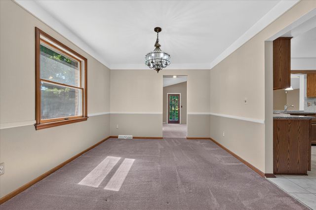 8441 Sarah Lane, Grosse Ile, MI 48138