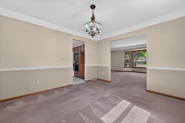 8441 Sarah Lane, Grosse Ile, MI 48138