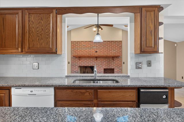 8441 Sarah Lane, Grosse Ile, MI 48138