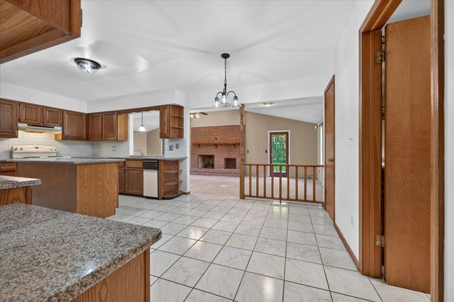 8441 Sarah Lane, Grosse Ile, MI 48138