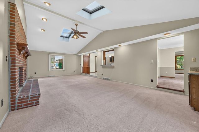 8441 Sarah Lane, Grosse Ile, MI 48138