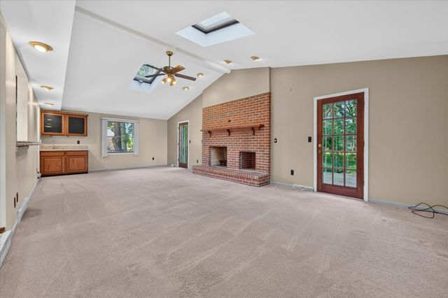 8441 Sarah Lane, Grosse Ile, MI 48138