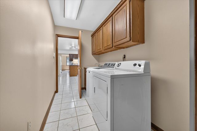 8441 Sarah Lane, Grosse Ile, MI 48138