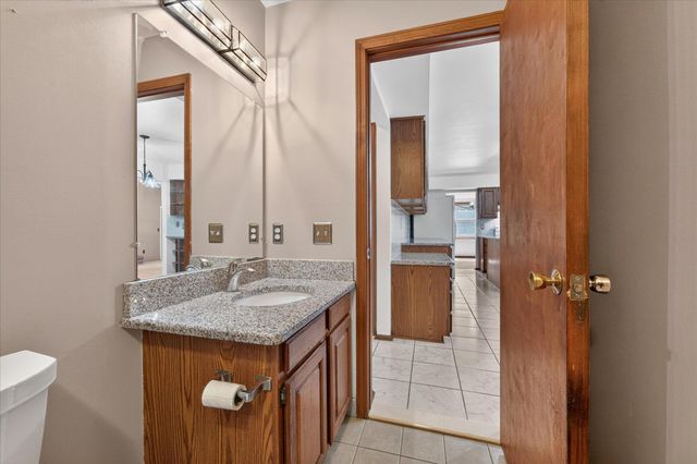 8441 Sarah Lane, Grosse Ile, MI 48138