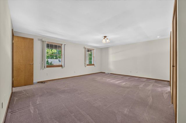 8441 Sarah Lane, Grosse Ile, MI 48138